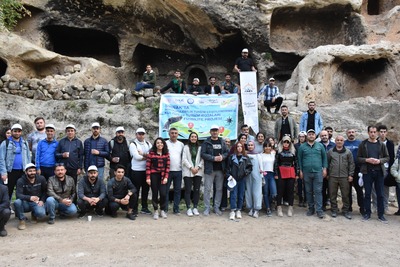 Doğaseverler, Üniversitemiz ve Yüksekokulumuz öncülüğünde Gabar Dağına yürüyüş düzenledi.
