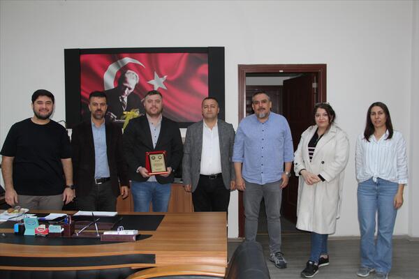 tesekkur-ve-veda-degerli-hocamiz-ridvan-solmaza-yeni-gorevinde-basarilar-dileriz